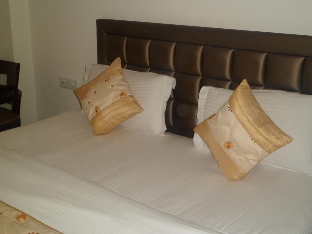 Hotel Cabana @ Pahar Ganj Yeni Delhi Oda fotoğraf