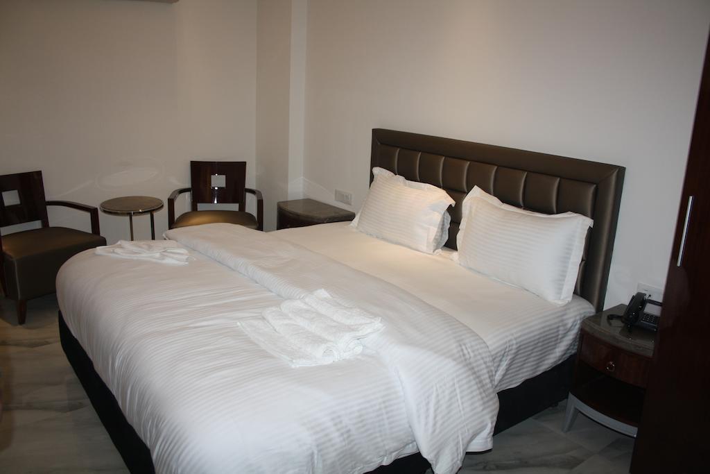 Hotel Cabana @ Pahar Ganj Yeni Delhi Oda fotoğraf
