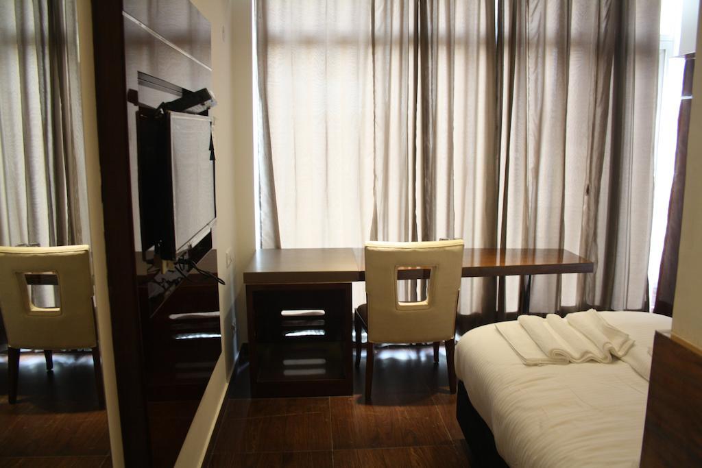 Hotel Cabana @ Pahar Ganj Yeni Delhi Oda fotoğraf