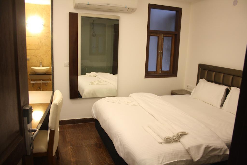 Hotel Cabana @ Pahar Ganj Yeni Delhi Oda fotoğraf