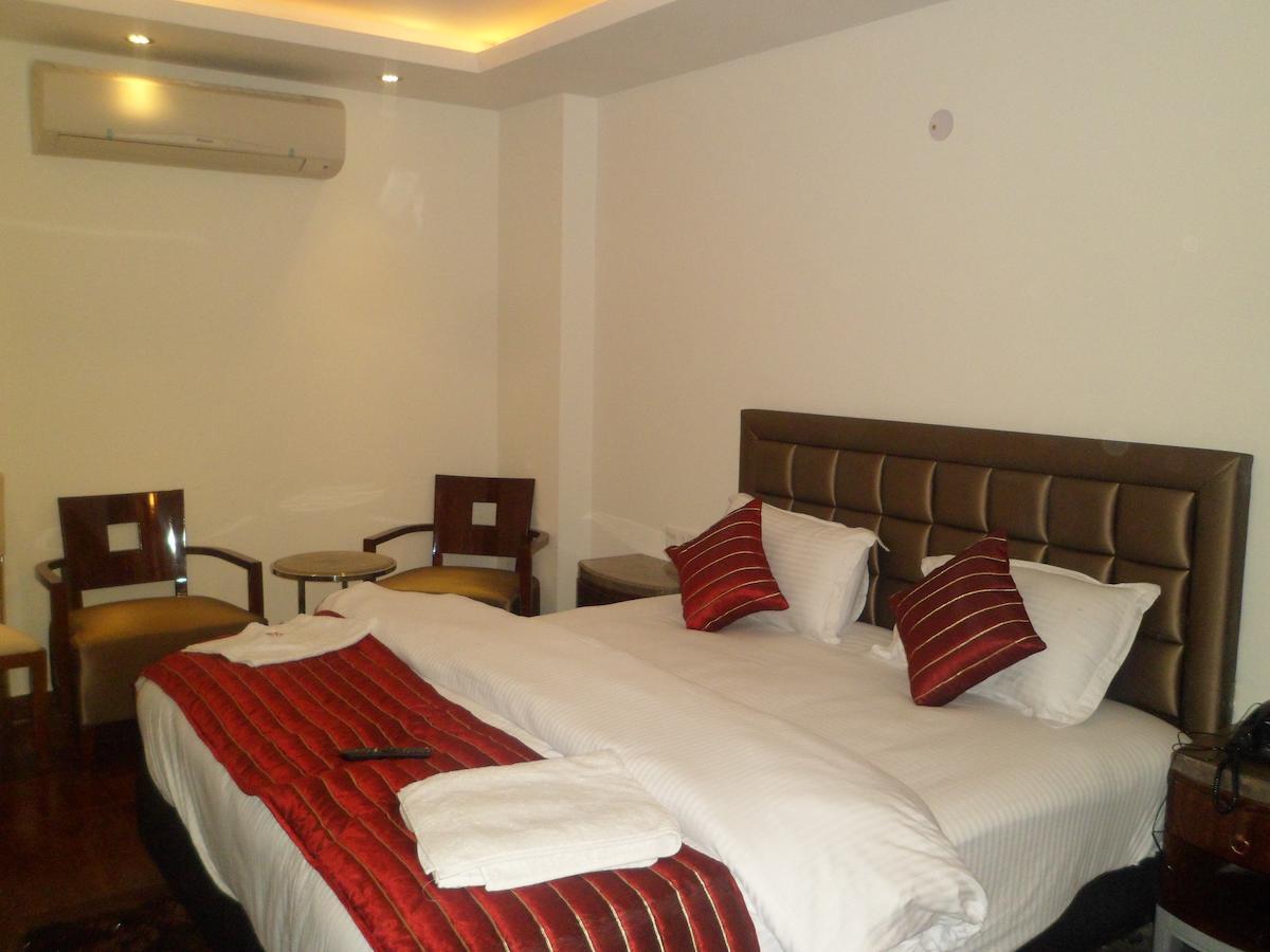 Hotel Cabana @ Pahar Ganj Yeni Delhi Oda fotoğraf